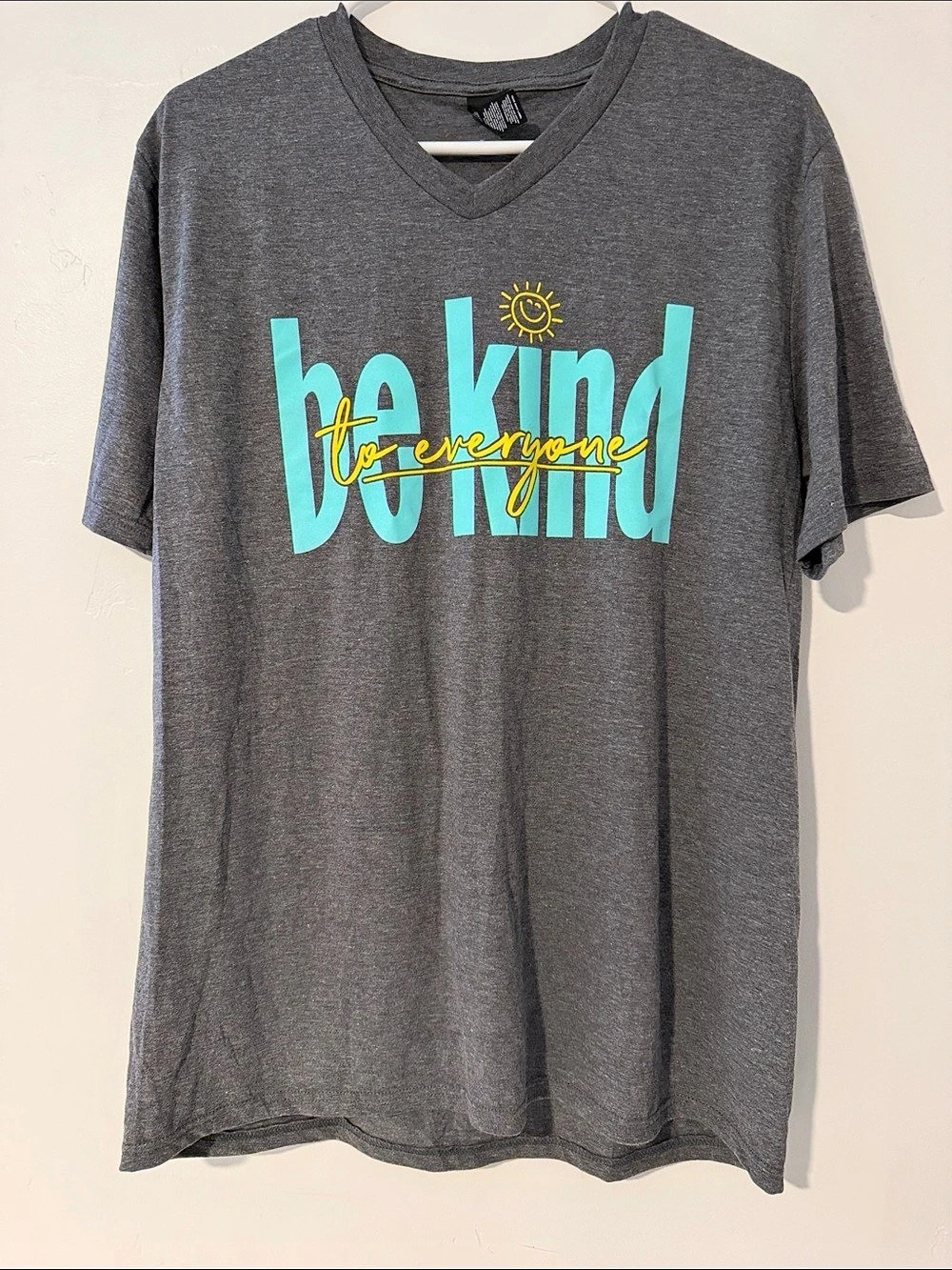 District Be Kind To Everyone V-Neck Tee Gray Large